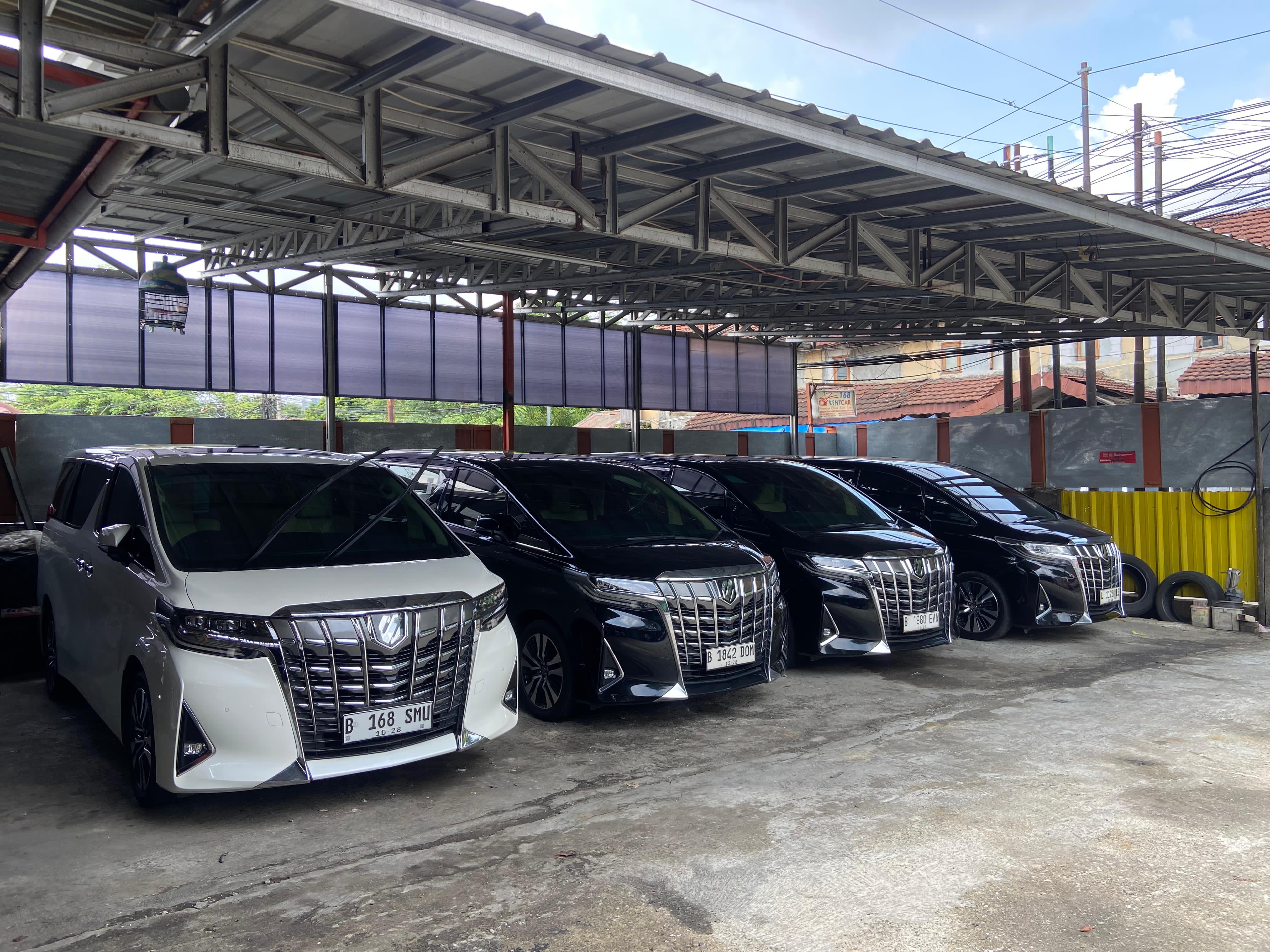 rental mobil Jakarta Selatan, sewa mobil premium Jakarta Selatan, 168 Premium Rent Car